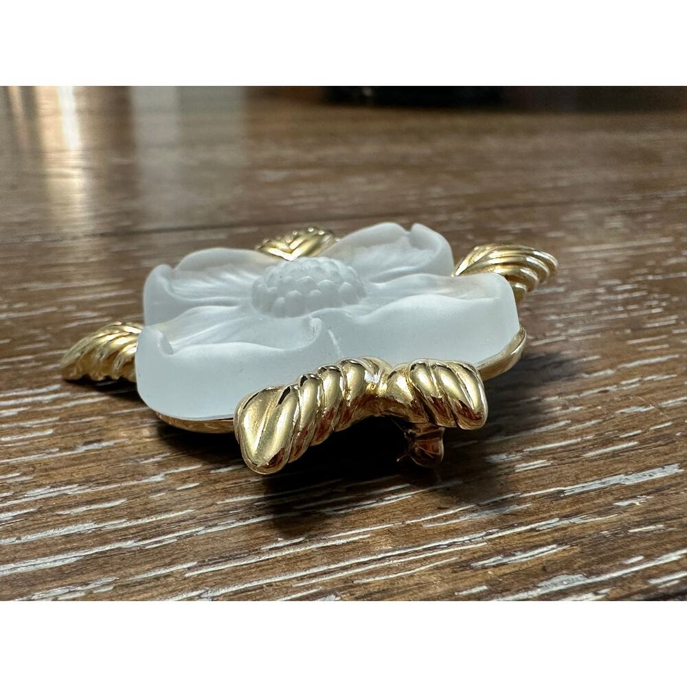 Vintage Monet Carved Frosted Glass Dogwood Flower Gold Tone Brooch/Pin - Picture 2 of 5